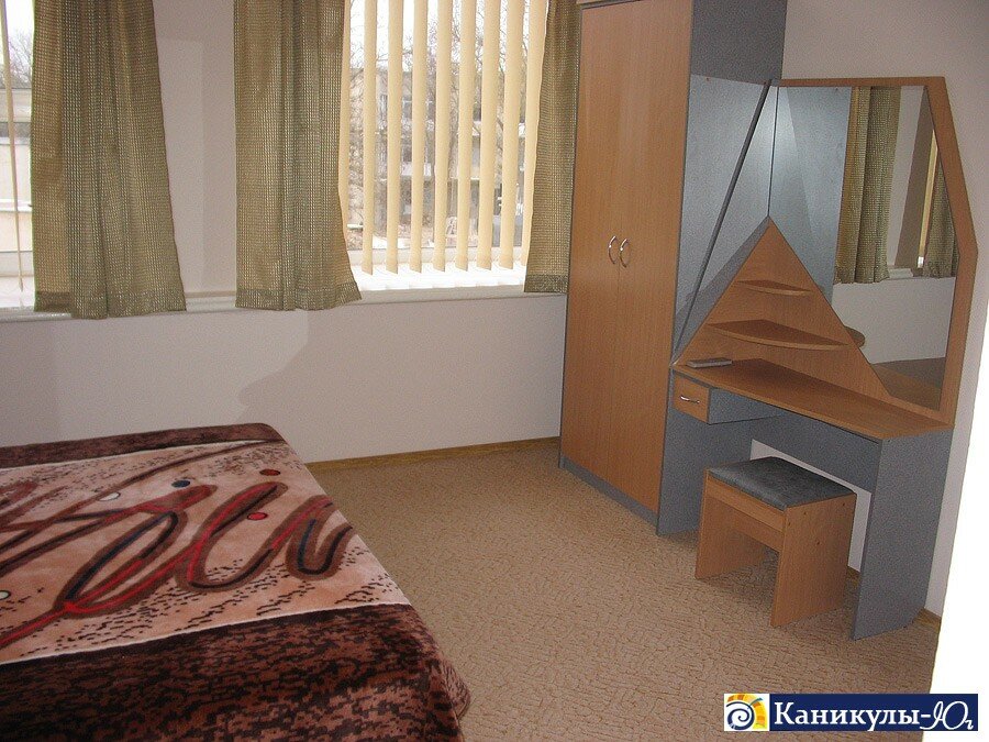 Спальня в апартаментах, пансионат 'Киев'