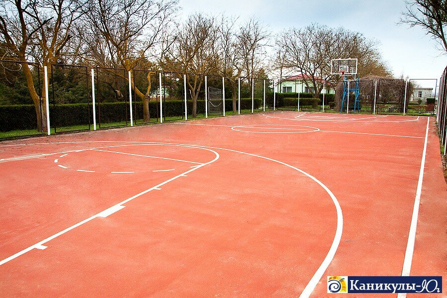 Баскетбольная площадка, пансионат Рябинка, Евпатория