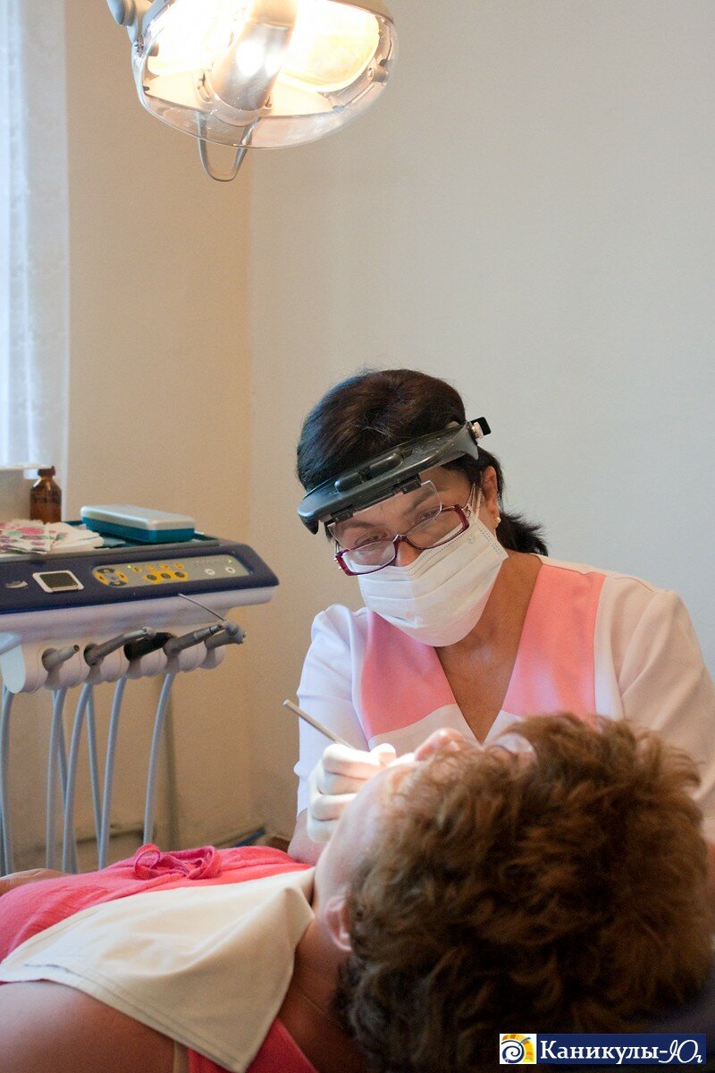 Врач-стоматолог санатория МО Украины