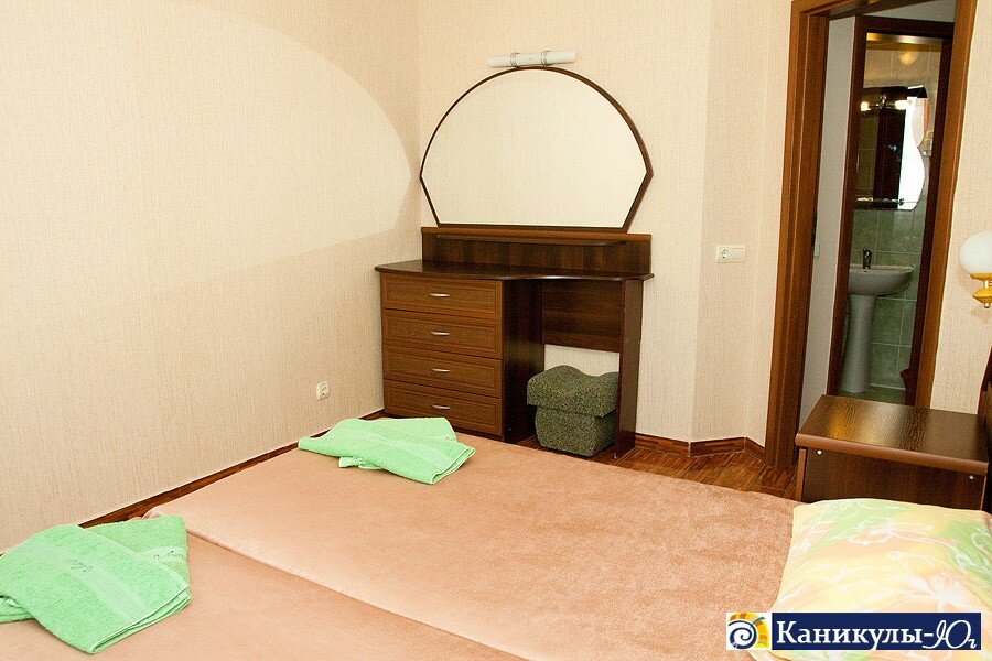 2-комнатный номер отеля 'Лиана' - спальня